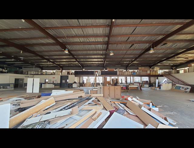 2,266M² WAREHOUSE SOLD IN EASTLEIGH